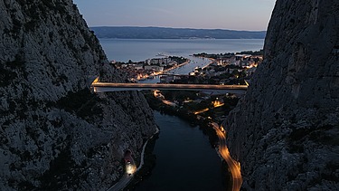 most Cetina noću
